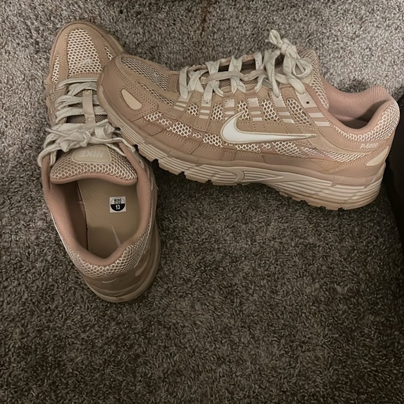 P6000 Nike Shoes - Picture 2 of 3